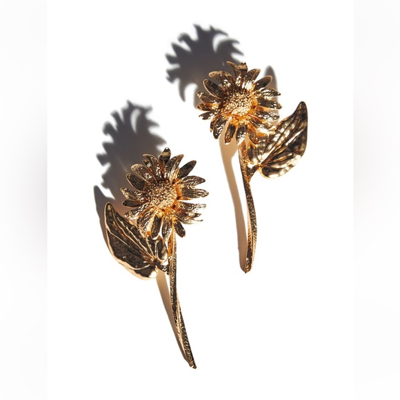 Zara DAISY EARRINGS. Golden. New with Tags. - Picture 6 of 6
